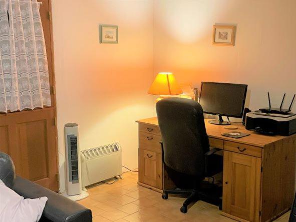 La Maison Tournesol - 3 Bedroom House With Large Garden Near Saumur Saint-Martin-de-la-Place Exterior foto
